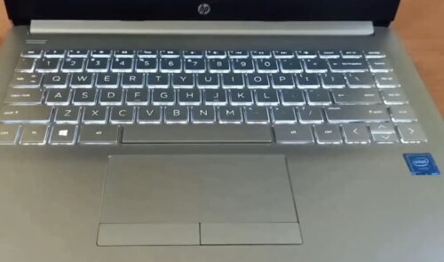 Backlit-keyboard-HP-14s-cf1046TU-dalam-kondisi-menyala
