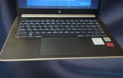 Keyboard pada HP 14s-cf2030TX 14s-cf2031TX menyala